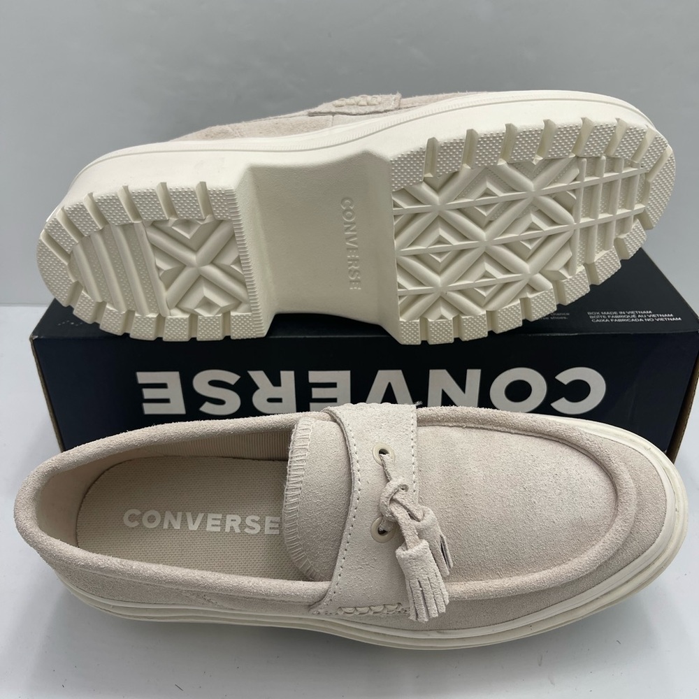 Converse A15553C
CTAS LUGGED HEEL LOAFER OX
LIGHT DUNE/EGRET/LIGHT DUNE Platform - Picture 3 of 16